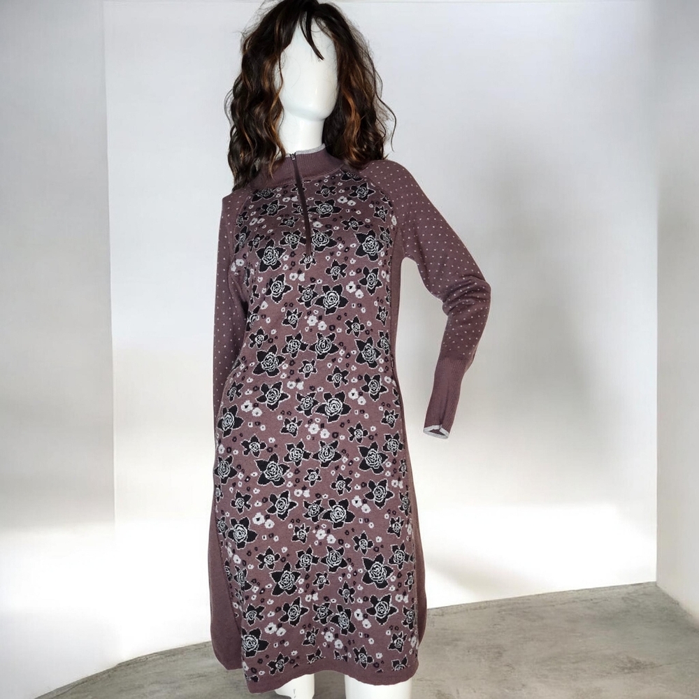 Title Nine Women's Merino Wool Blend Dress Size M Slim Fit Knee Length 1/4 Zip